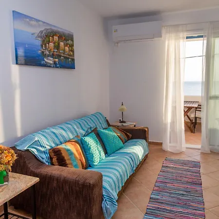 Waterfront Bliss In Diakofti, Kythira 2 Bedroom * Диакофти