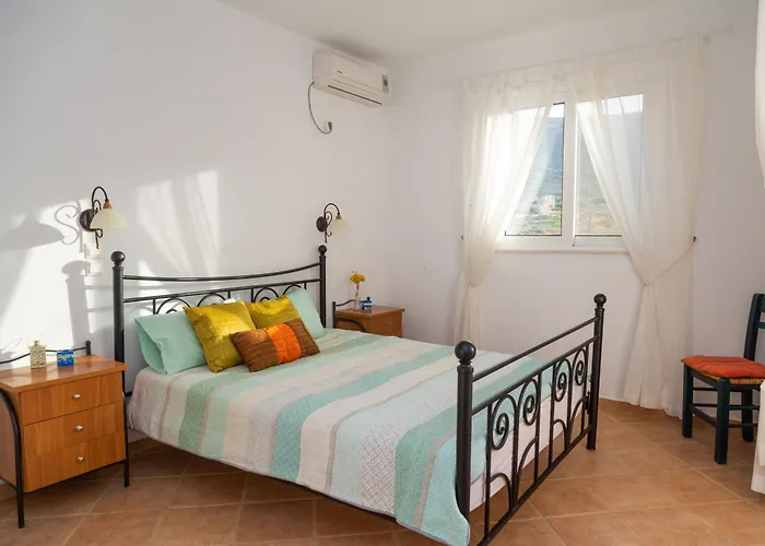 Waterfront Bliss In Diakofti, Kythira 2 Bedroom * Diakofti